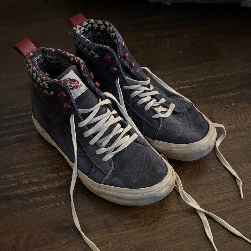 Vans women’s Dark Blue High-Top Sneakers 3M